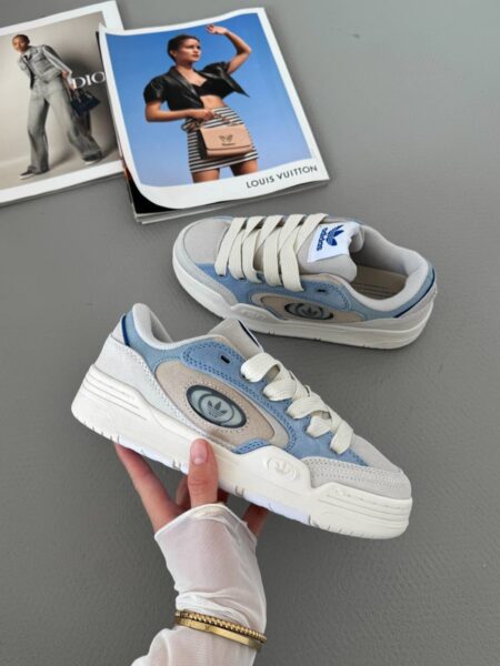 Adi2000 Blue