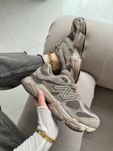 New Balance 9060 Dark Beige