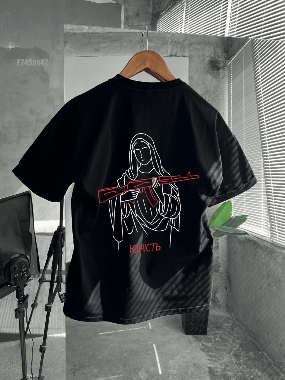 Футболка з принтом