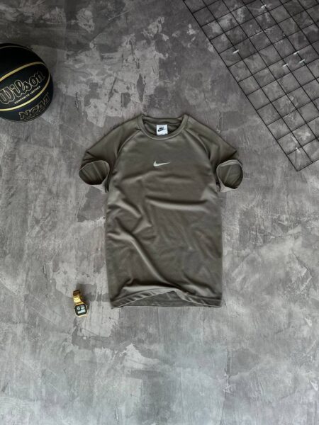 Футболка Nike