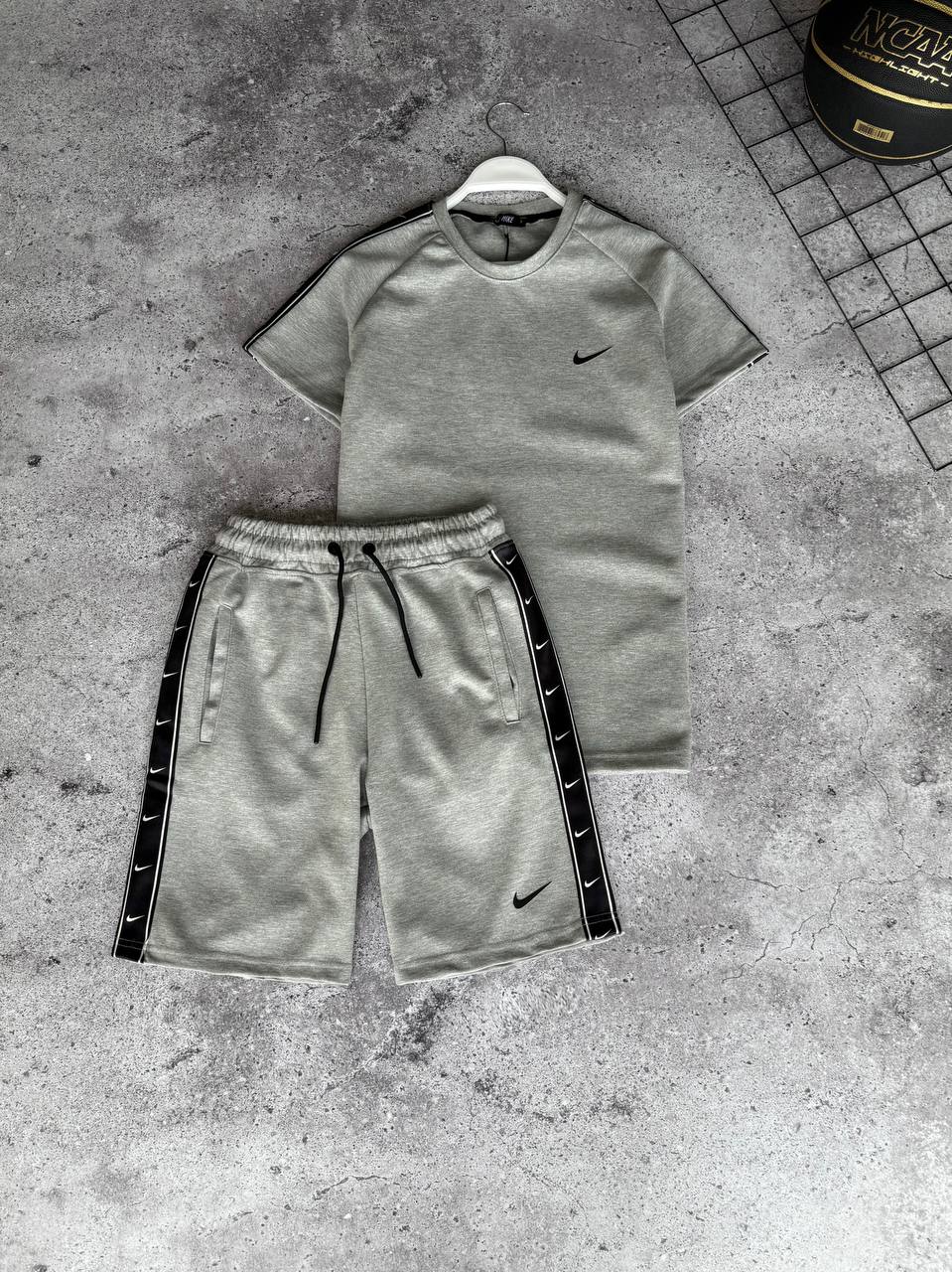 Спортивний літній костюм Nike