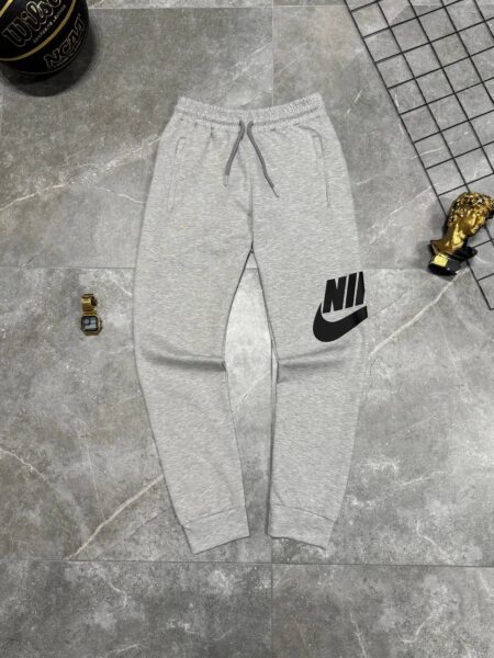 Спортивні штани Nike