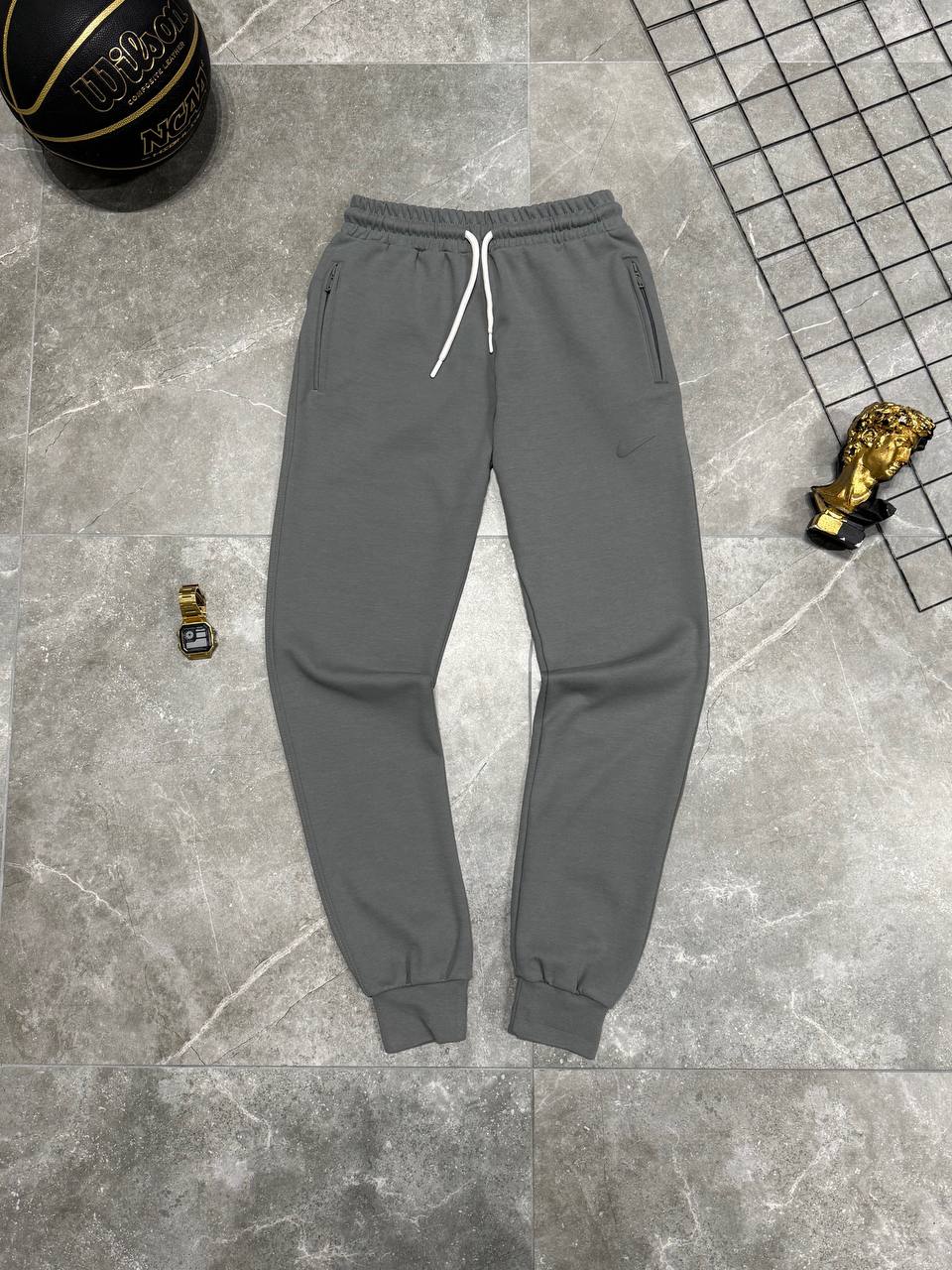 Спортивні штани Nike