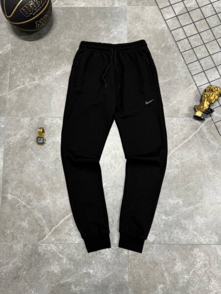Спортивні штани Nike
