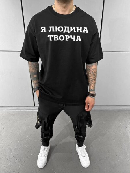 Футболка з мерчем