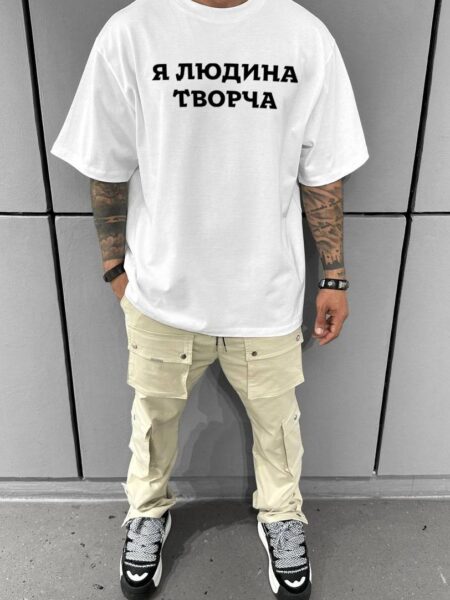 Футболка з мерчем