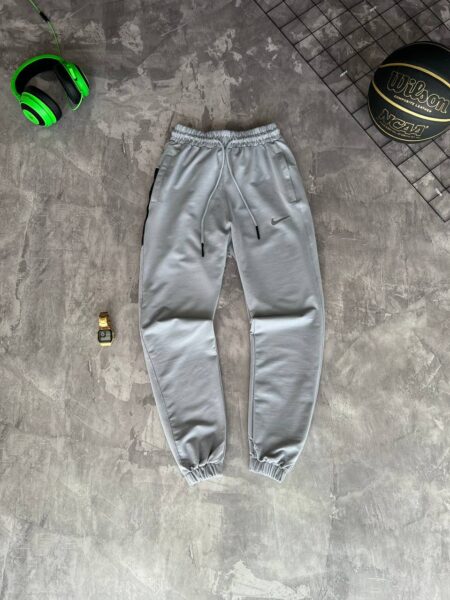Спортивні штани Nike