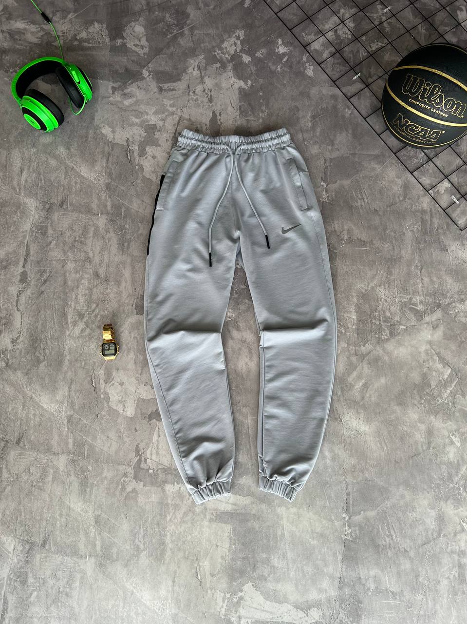 Спортивні штани Nike