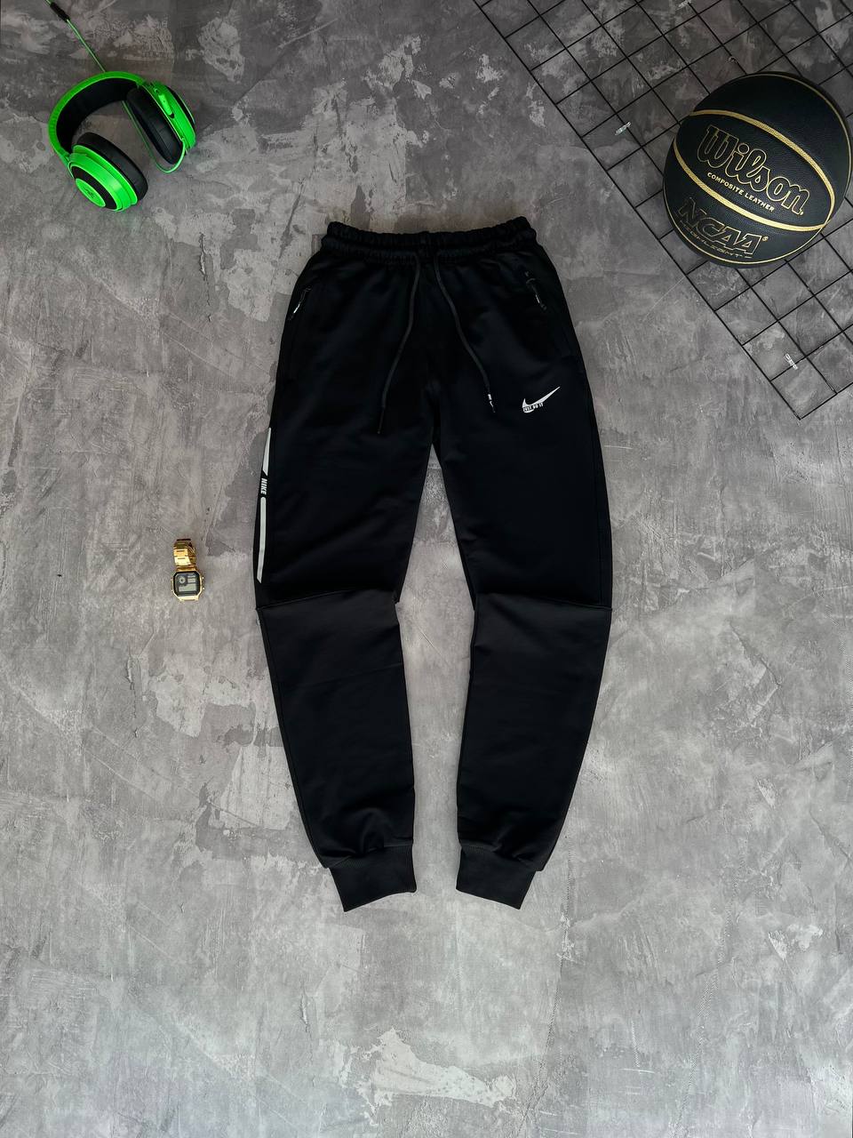 Спортивні штани Nike