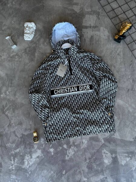 Вітрівка Dior