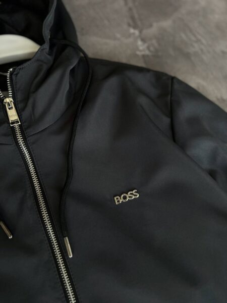 Вітрівка Boss