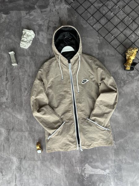 Вітрівка Nike