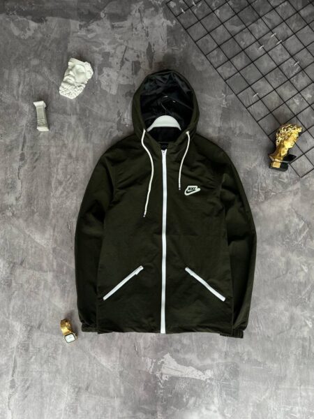 Вітрівка Nike