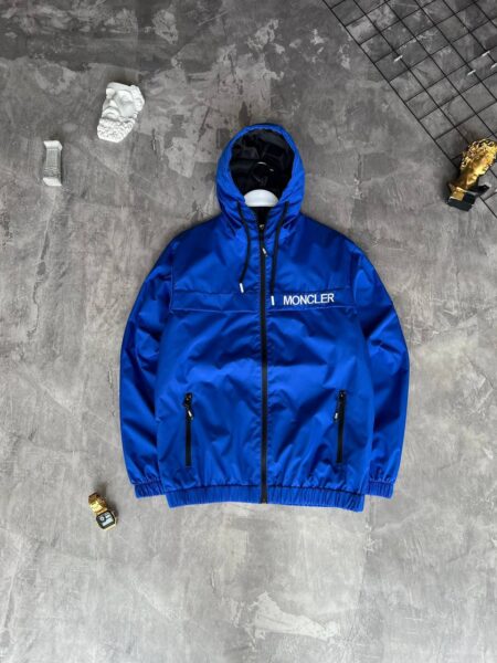 Вітрівка Moncler